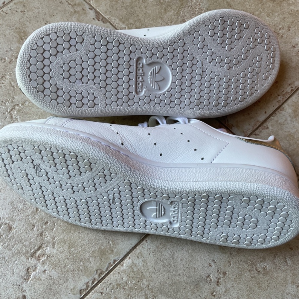 Adidas Stan Smith white with gold , Size 5 NWOB - Picture 4 of 5